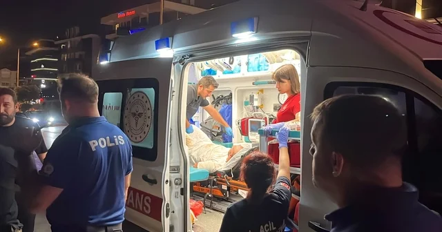 Alanya da çatıya çıkan adamı polis ikna etti Kendisine ve çevresine zarar verme ihtimaline karşı şahsa polis ekiplerince ters kelepçe takıldı Antalya Haberleri Habertürk Yerel Haberler