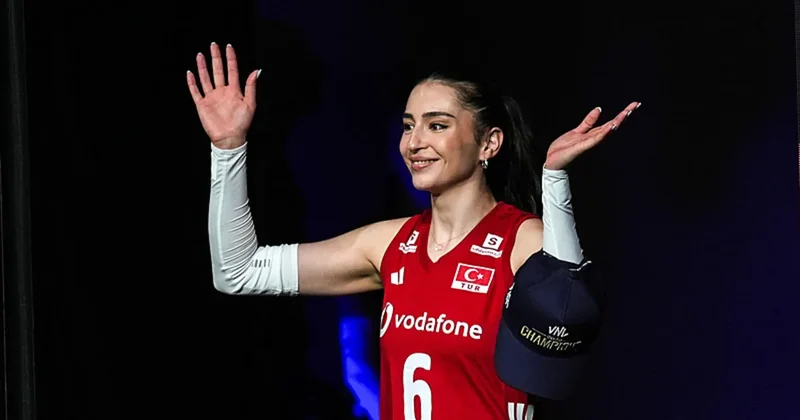 Milli voleybolcu Saliha Şahin den sakatlık cevabı!