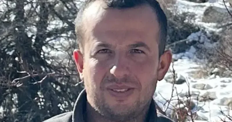 Domuz avında arkadaşını başından vurdu