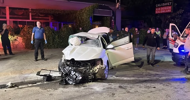 Bursa da otomobil ile jip çarpıştı: 2 güvenlik görevlisi hayatını kaybetti Kavşakta can pazarı: 2 ölü, 2 yaralı Bursa Haberleri Habertürk Yerel Haberler