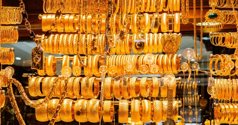 SON DAKİKA: Altında yükseliş sürüyor! Altının gram fiyatı 7 bin lirayı geçti: İşte 2026 Gram altın, çeyrek altın, tam altın ve Cumhuriyet altın alış ve satış fiyatları