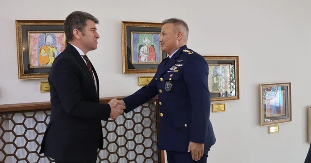 Merzifon 5 inci Ana Jet Üs Komutanı olarak atanan Alper Gezeravcı, Vali Bakan ı ziyaret etti Amasya Haberleri Habertürk Yerel Haberler