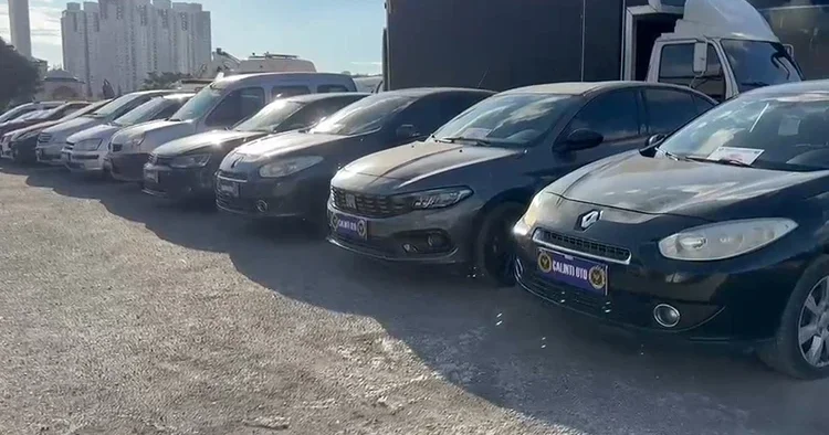 Ağır hasarlı araçları change yapıp satan şebeke çökertildi: 16 gözaltı