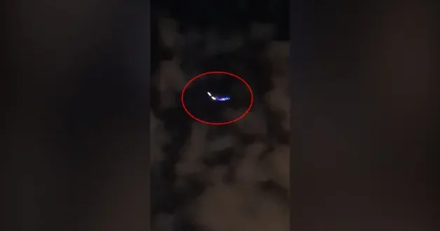 UFO mu, uçak mı? İran da gökyüzünde ilginç görüntüler