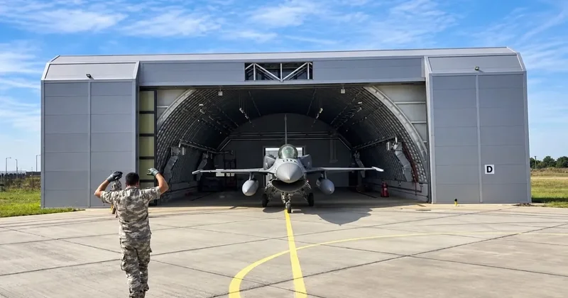 Türk F 16’lar Romanya semalarında