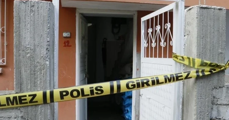 Kızını eve çağırıp cinayeti itiraf etti: Anneni öldürdüm