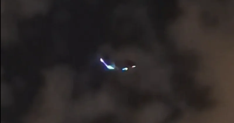 İHA mı, uçak mı, UFO mu? Tahran da kimliği belirsiz renkli cisim görüldü Sözcü Gazetesi