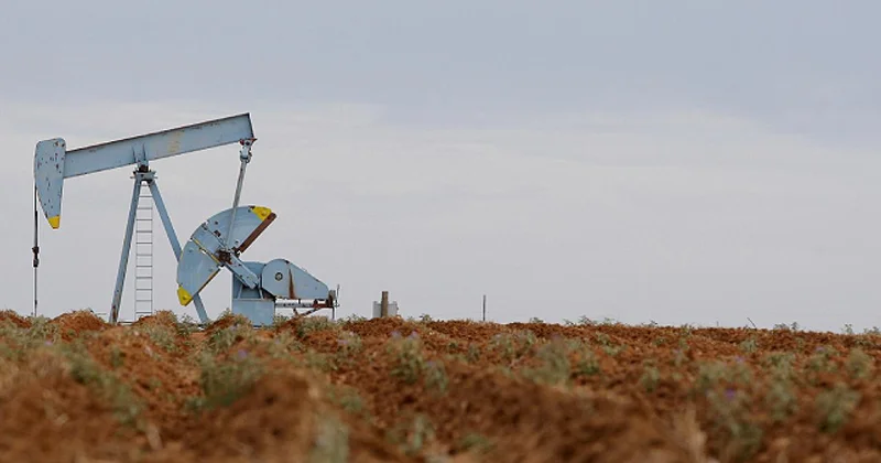 ABD İran hattında diplomasi beklentileri Brent petrolü 100 doların altına çekti