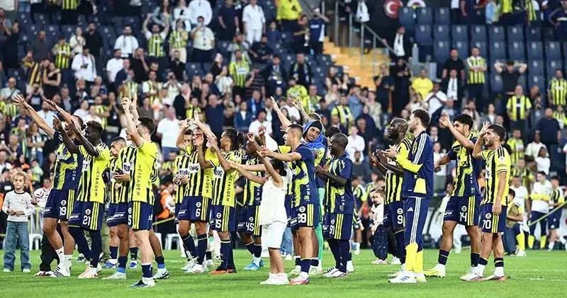 Eyüpspor’u farklı geçen Fenerbahçe milli araya moralli girdi