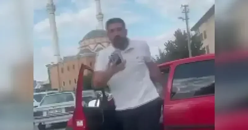 Ankara da trafikte tartıştığı sürücünün önünü kesip tehdit eden saldırgan tutuklandı