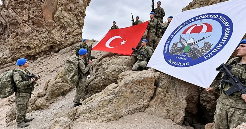 Erciyes’in zirvesinde komando marşı