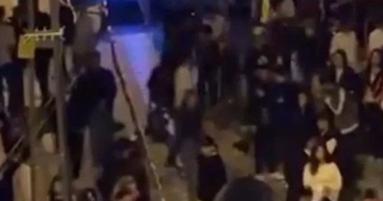 Esenyurt ta asker eğlencesinde silahlı ve bıçaklı kavga: 2 yaralı