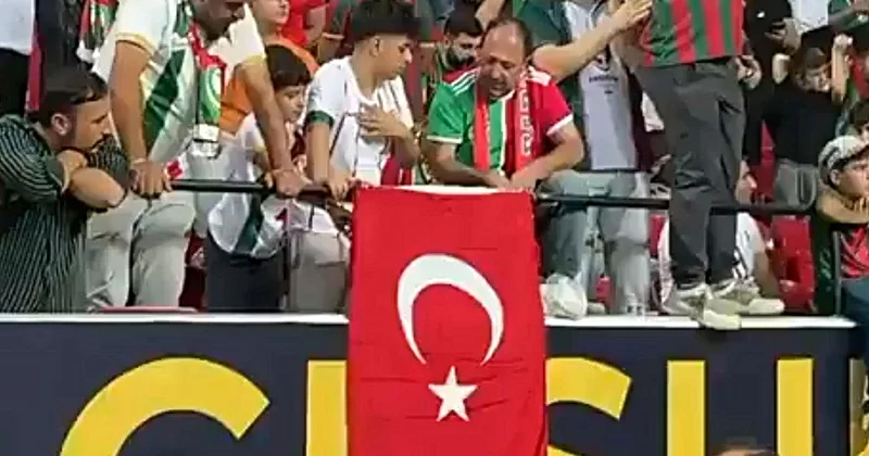 Amedspor tribünlerinde Türk bayrakları dalgalandı