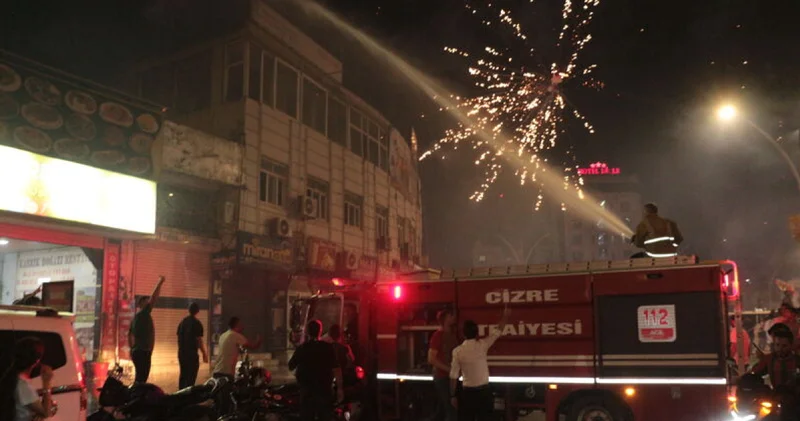 Cizre de Amedspor galibiyeti kutlamalarında yangın: 1 itfaiye eri yaralandı Son dakika haberleri