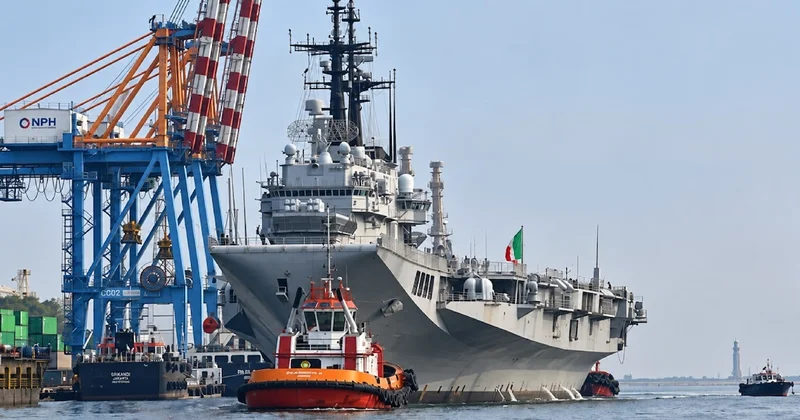 Dev uçak gemisini tek kuruş almadan hediye ettiler Sözcü Gazetesi