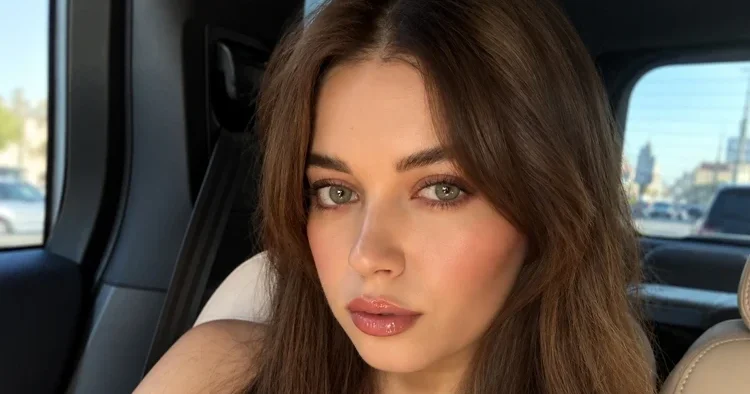 Afra Saraçoğlu havalimanında gözaltına alındı