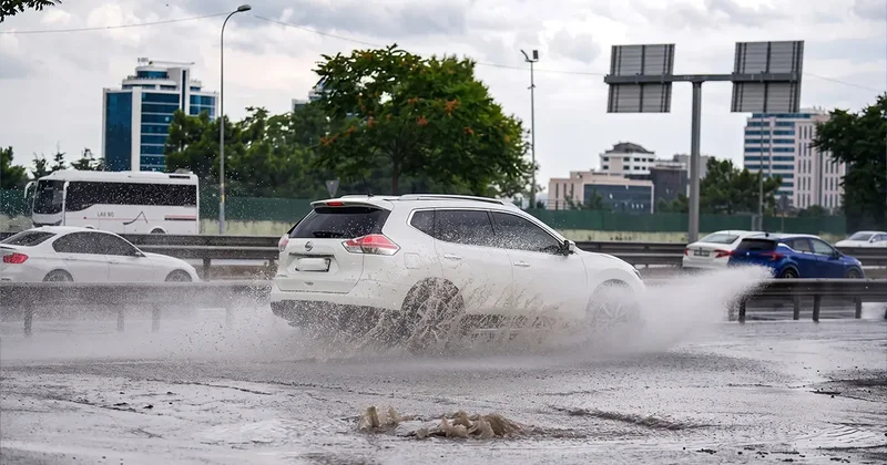 İstanbul Valiliği uyardı: 2 gün boyunca sel ve su baskınlarına dikkat