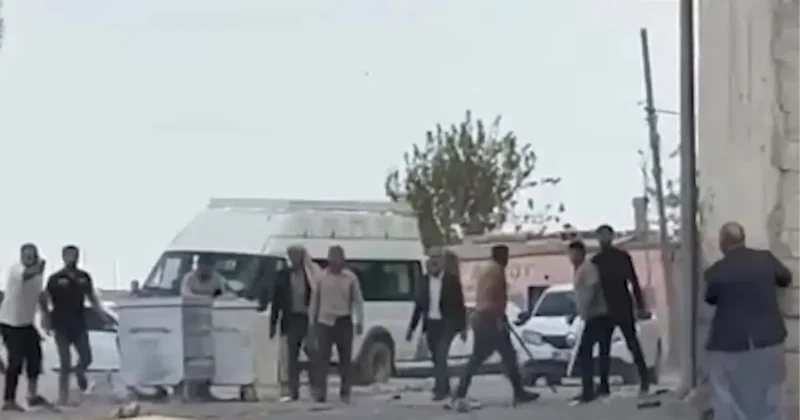 Komşular silahlı kavgaya tutuştu, çocuklar böyle saklandı