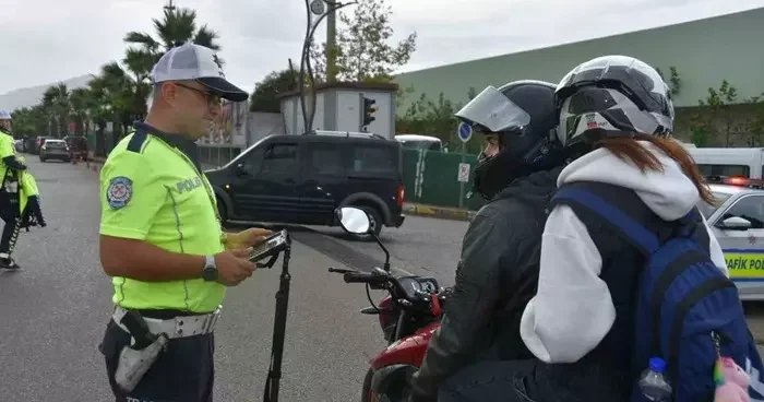 Giresun’da trafik kurallarına uymayana af yok: 1 ayda 3 bin araç denetlendi, 930 sürücüye ceza kesildi