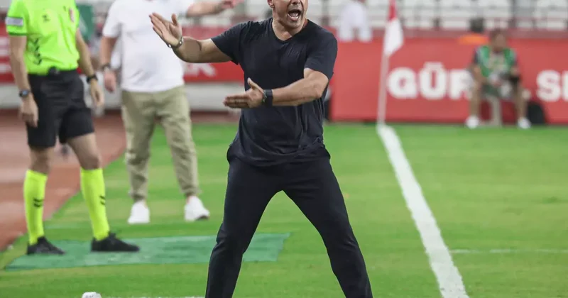 Emre Belözoğlu nun sistemine uymayan futbolcu 45 dakikada 2 gol attı