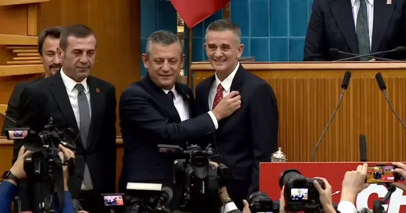Akşener in İYİ Parti den attığı Dikbayır CHP ye koştu! Rozeti taktı
