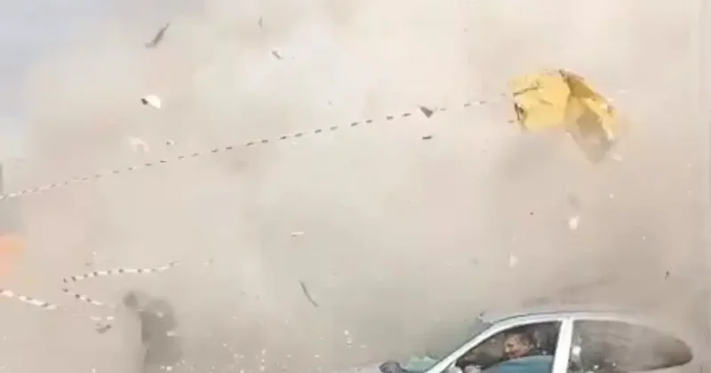 Sözde kontrollü yıkım! Ortalık savaş alanına döndü, yaralananlar var