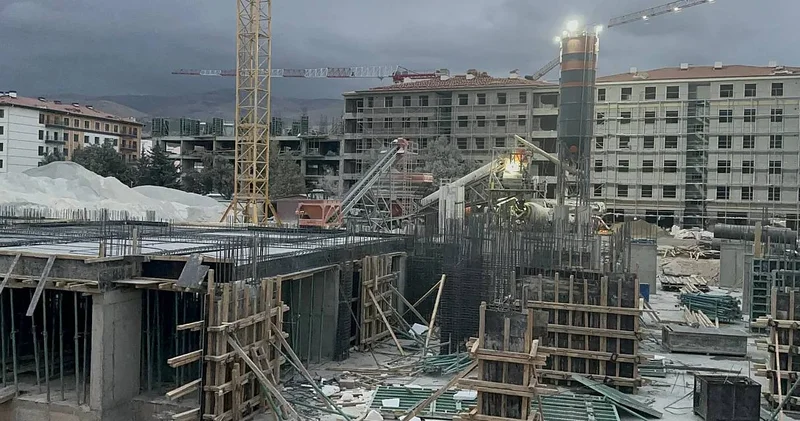 İki işçi aynı gün ayrı yerlerde yüksekten düştü