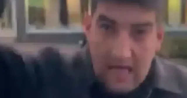 Ümraniye de trafik tartışmasında aracın camını yumruklayıp kırdı VİDEO İZLE