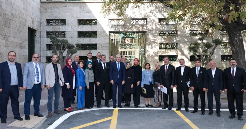 TBMM Başkanı Kurtulmuş, Büyük Aile Platformu üyeleriyle görüştü; Türkiye de sağlam aile değerleri olduğunu savundu