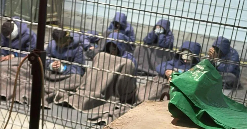 En az 135 Filistinlinin işkence izleri taşıyan naaşı İsrail’in Sde Teiman cezaevinden geldi
