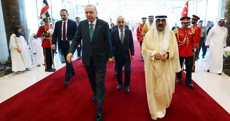 Cumhurbaşkanı Erdoğan, Kuveyt’te resmi törenle karşılandı
