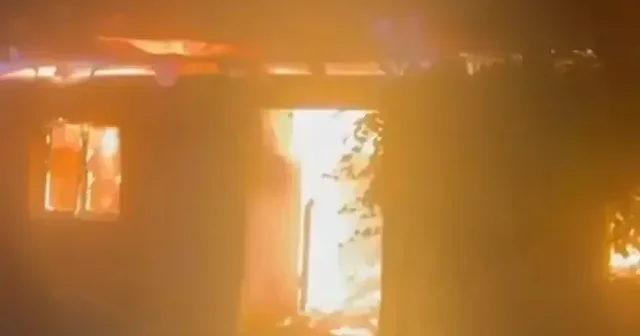 Ceyhan da yürekler ağıza geldi: Yangından dönen itfaiye aracı devrildi: 2 yaralı VİDEO İZLE