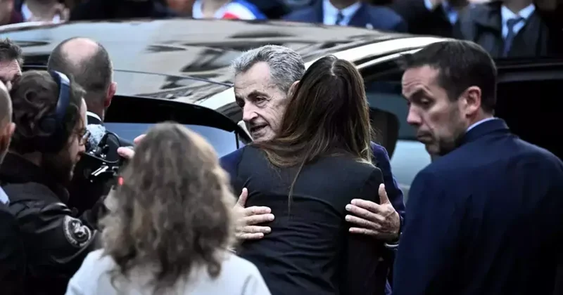 Hapse girecek eski Fransa Cumhurbaşkanı Sarkozy den salvolar