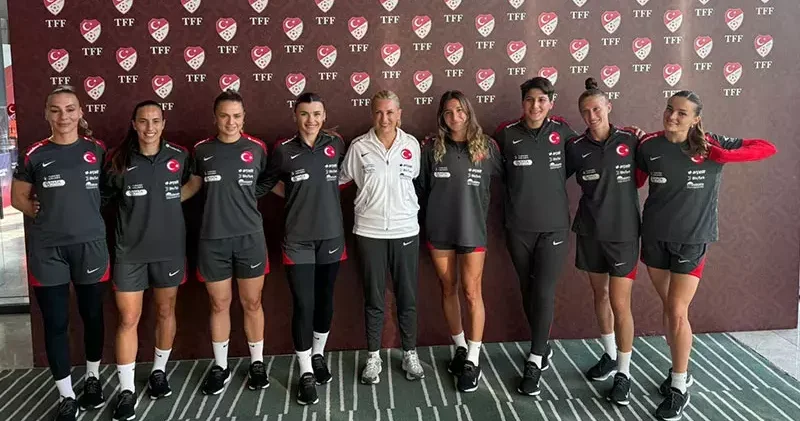 Necla Güngör Kıragası: Kadın futbolunu en üst seviyede temsil etmek de bizim için çok kıymetli