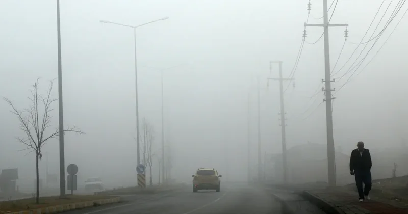 Yoğun sis birçok ilde etkili oldu! Görüş mesafesi 30 metreye kadar düştü