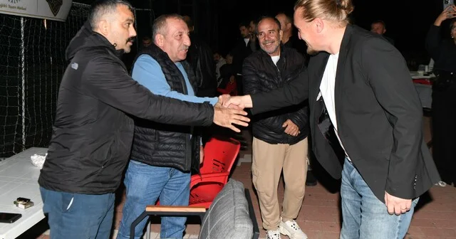 Lapseki de Gönül Dostları Kış Halı Saha Futbol Turnuvası başladı Çanakkale Haber Habertürk Yerel Haberler