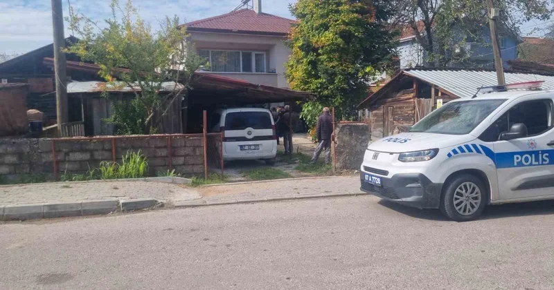 Zonguldak Çaycuma da bir kişi evinde tüfekle vurulmuş halde bulundu