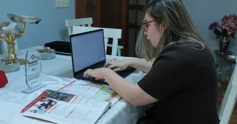 Serebral palsili Duru Candansayar, Başkent Üniversitesi nde 2 bölüm bitirdi