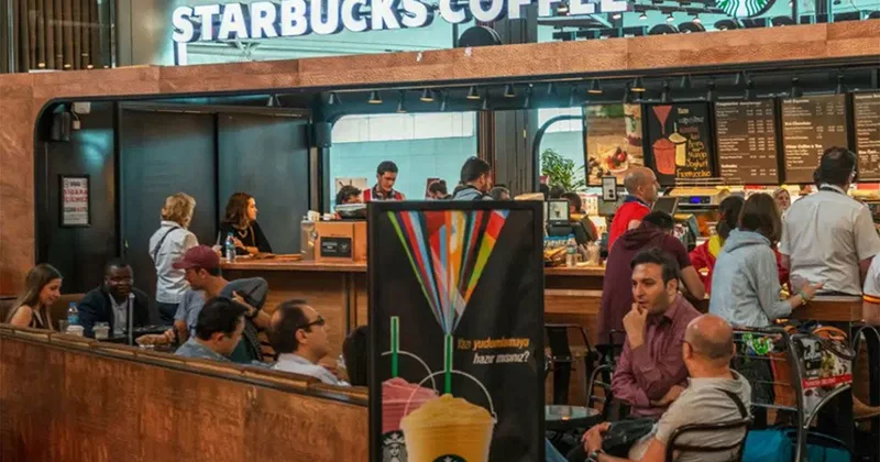 Starbucks bedava oturma dönemi ni kapatıyor! Masaya oturmak için alışveriş şartı geliyor Son Haberler