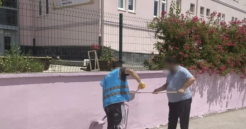 Çorum da okul binalarının boya ve onarımını yükümlüler yaptı