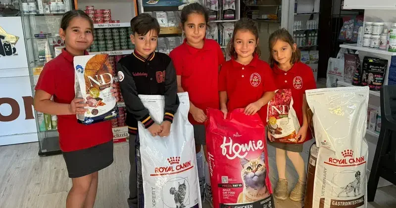 İlkokul öğrencileri hayvan sevgisini iyiliğe dönüştürdü