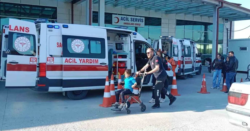 Okulda yedikleri yemek sonrası peş peşe fenalaştılar! 9 öğrenci acillik oldu
