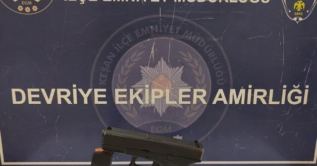 Polis takibiyle üzerindeki korsede tabancayla yakalanan alkollü sürücüye 250 bin lira ceza Edirne Haberleri Habertürk Yerel Haberler