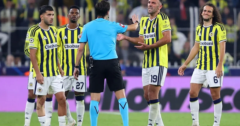 Fenerbahçe taraftarı delirdi: O olmasaydı rahat kazanırdık, artık bu takımdan gitsin
