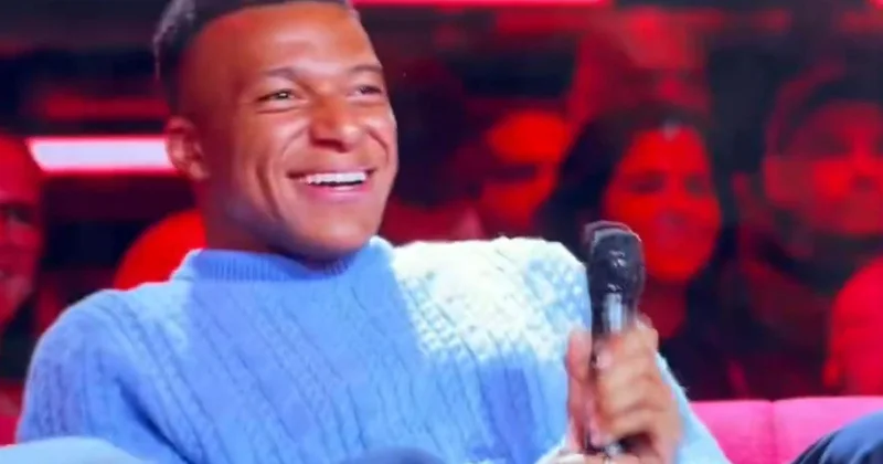 Mbappe’nin karşısında “diktatör” şarkısını çaldılar