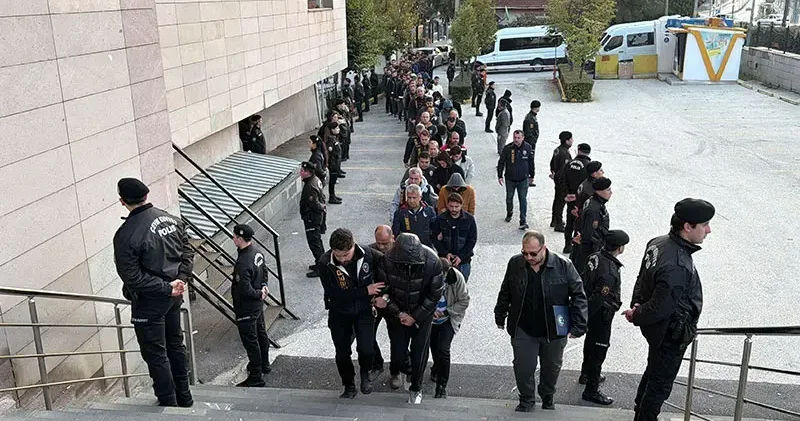 Yasa dışı bahis operasyonunda, hesaplarında 7,1 milyar lira para hareketi tespit edilen 78 şüpheli tutuklandı