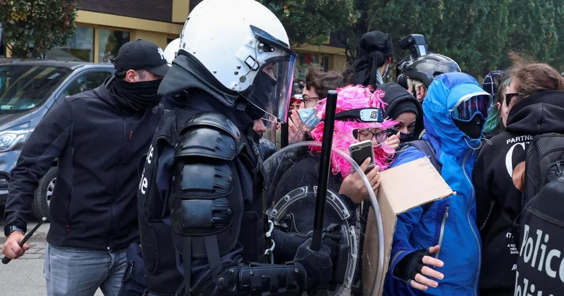 Brüksel deki öğrenci gösterilerinde polis şiddeti iddialarına ilişkin 26 şikayet