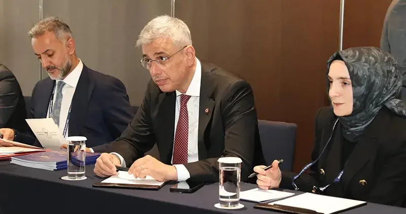 Bakan Memişoğlu, Katar Halk Sağlığı Bakanı Mansur bin İbrahim Al Mahmud ile görüştü