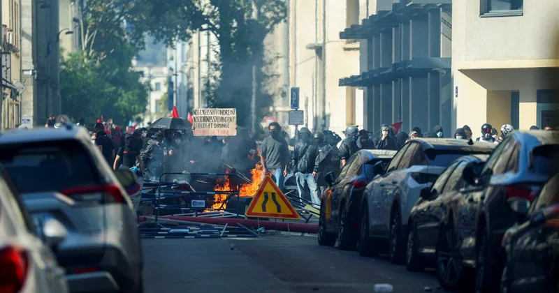 Paris te yarın planlanan öğrenci eylemi yasaklandı