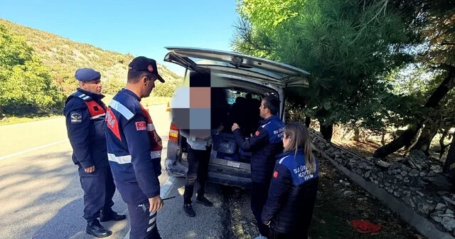 Eğirdir de yol denetiminde 50 kilo gümüşi havuz balığı ele geçirildi Belge olmadan balık taşıyan şahsa 47 bin 397 TL idari para cezası uygulandı Isparta Son Dakika Haberleri Habertürk Yerel Haberler